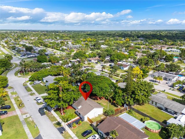 425 NW 17th St, Homestead, FL 33030
