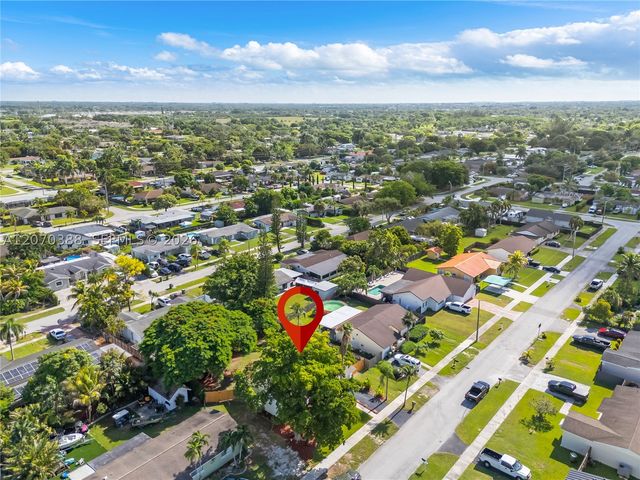 425 NW 17th St, Homestead, FL 33030
