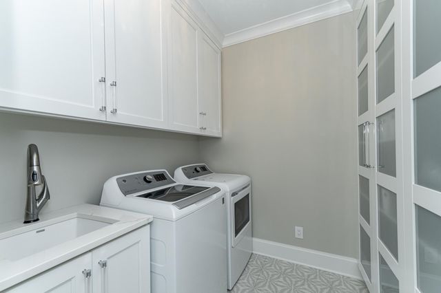 2736 Headland Court SW, Rochester, MN 55902