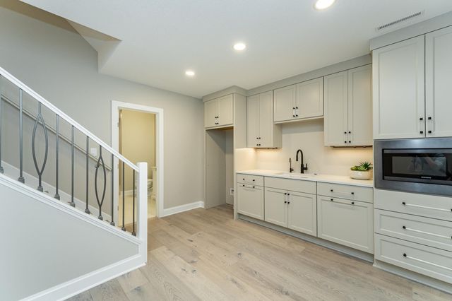 2736 Headland Court SW, Rochester, MN 55902