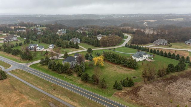 2736 Headland Court SW, Rochester, MN 55902