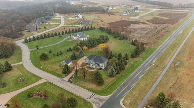 2736 Headland Court SW, Rochester, MN 55902