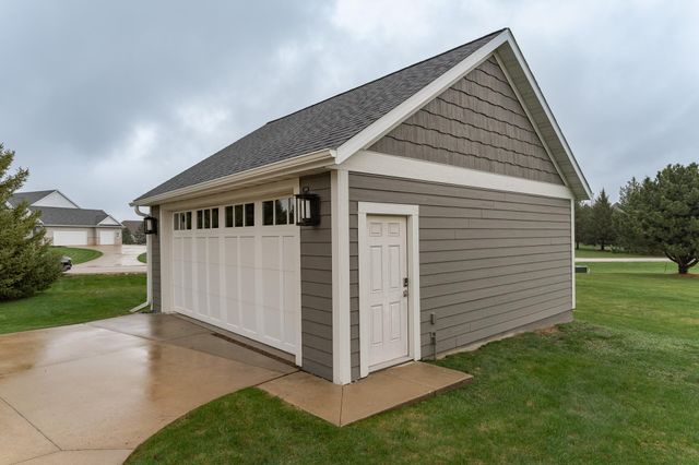 2736 Headland Court SW, Rochester, MN 55902