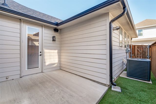 1515 Jackson Street, Carrollton, TX 75006