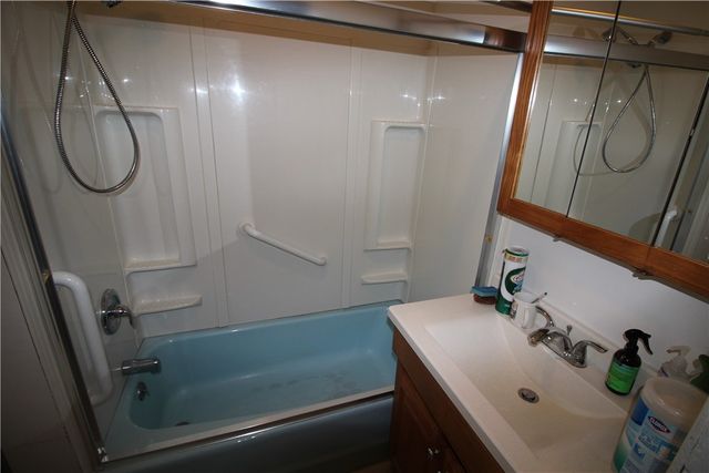 645 Illinois Ave, Braddock Hills, PA 15221