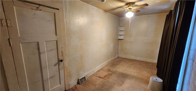 645 Illinois Ave, Braddock Hills, PA 15221