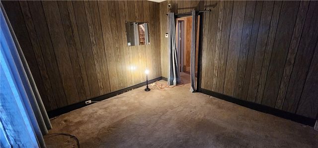 645 Illinois Ave, Braddock Hills, PA 15221