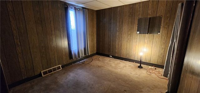 645 Illinois Ave, Braddock Hills, PA 15221