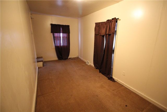 645 Illinois Ave, Braddock Hills, PA 15221