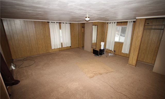 645 Illinois Ave, Braddock Hills, PA 15221