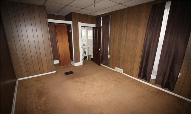 645 Illinois Ave, Braddock Hills, PA 15221