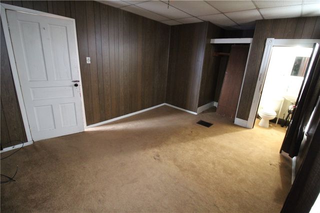 645 Illinois Ave, Braddock Hills, PA 15221