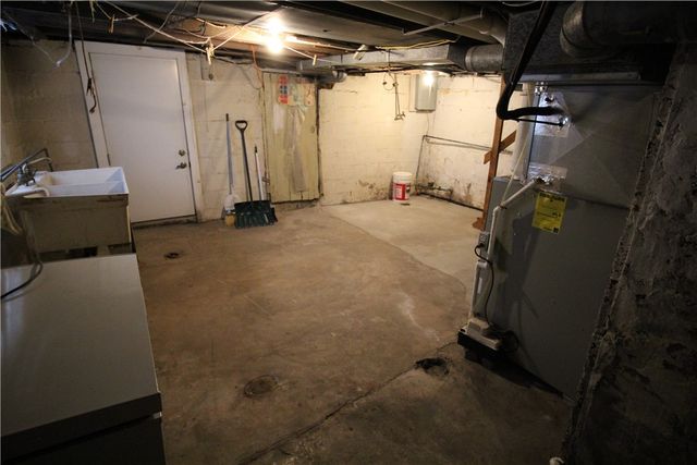 645 Illinois Ave, Braddock Hills, PA 15221