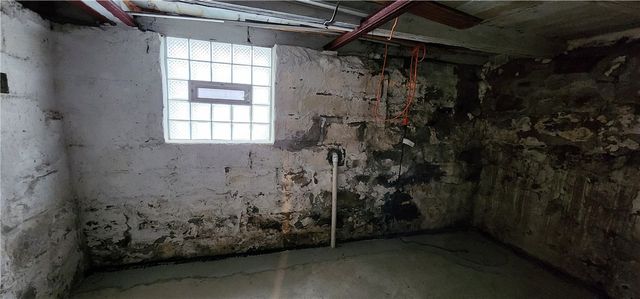 645 Illinois Ave, Braddock Hills, PA 15221