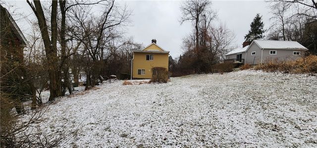 645 Illinois Ave, Braddock Hills, PA 15221