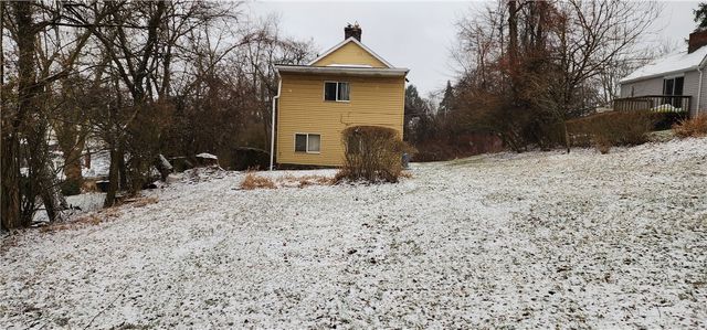 645 Illinois Ave, Braddock Hills, PA 15221