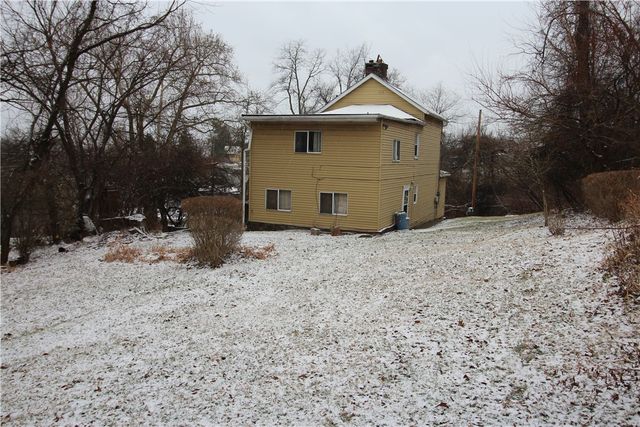 645 Illinois Ave, Braddock Hills, PA 15221