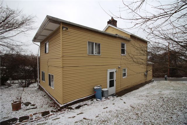 645 Illinois Ave, Braddock Hills, PA 15221