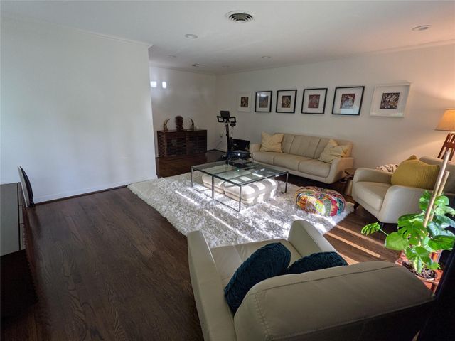 1202 Shadeland Drive, Houston, TX 77043