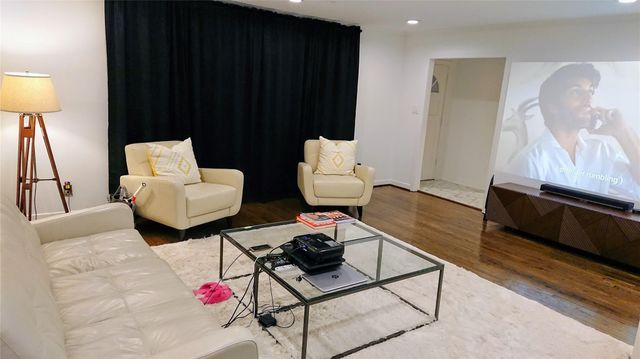 1202 Shadeland Drive, Houston, TX 77043