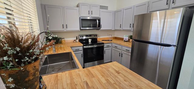 6507 E JENSEN Street, Mesa, AZ 85205