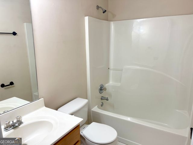 960 Millrace Way, Sugar Hill, GA 30518