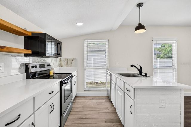 14352 LAWRENCE STREET, Dade City, FL 33523