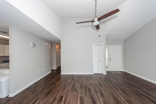 7955 Timbercreek Unit G, North Charleston, SC 29418