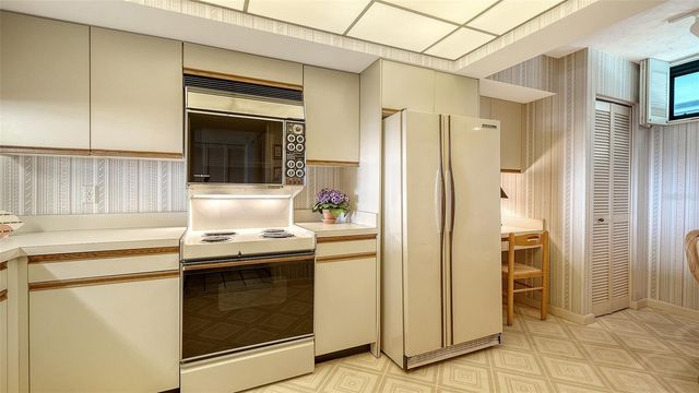 988 BLVD OF THE ARTS 1411, Sarasota, FL 34236