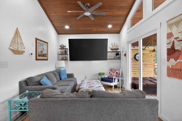 1768 Wells Landing Road, Danville, KY 40422