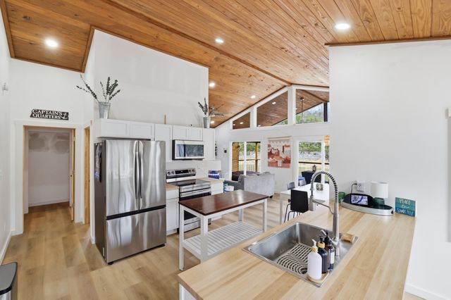 1768 Wells Landing Road, Danville, KY 40422