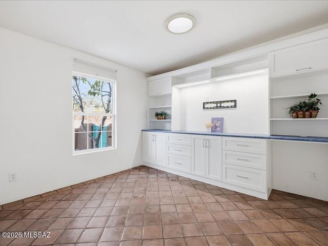 5280 S Thunder Sky Way, Tucson, AZ 85747