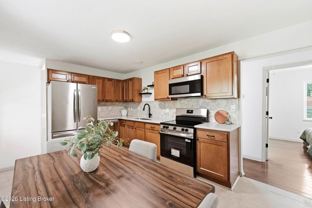 3700 Templewood Dr, Louisville, KY 40219