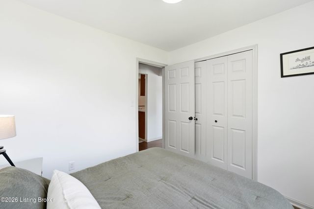 3700 Templewood Dr, Louisville, KY 40219