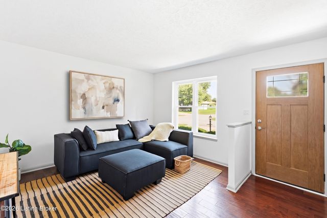 3700 Templewood Dr, Louisville, KY 40219