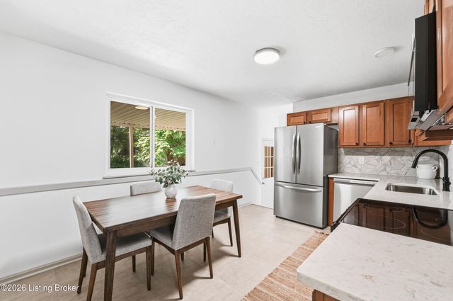 3700 Templewood Dr, Louisville, KY 40219