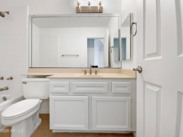 25440 S FLAME TREE Drive, Sun Lakes, AZ 85248