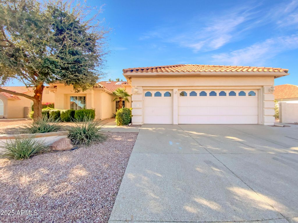 25440 S FLAME TREE Drive, Sun Lakes, AZ 85248