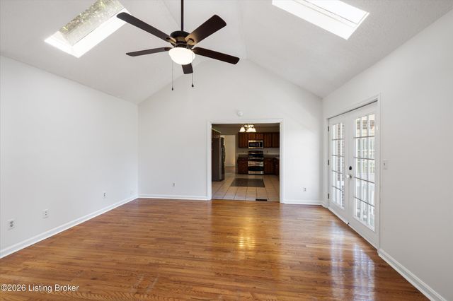 2628 Cedar Point Rd, La Grange, KY 40031
