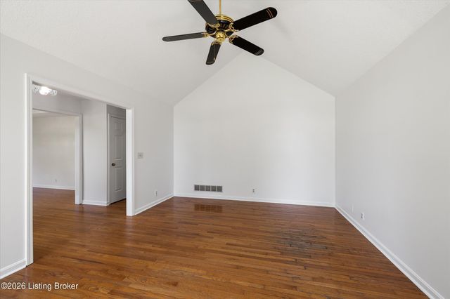 2628 Cedar Point Rd, La Grange, KY 40031