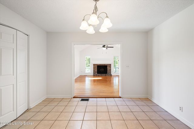 2628 Cedar Point Rd, La Grange, KY 40031