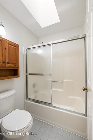 2628 Cedar Point Rd, La Grange, KY 40031