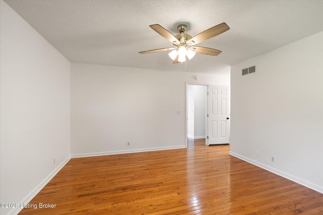 2628 Cedar Point Rd, La Grange, KY 40031