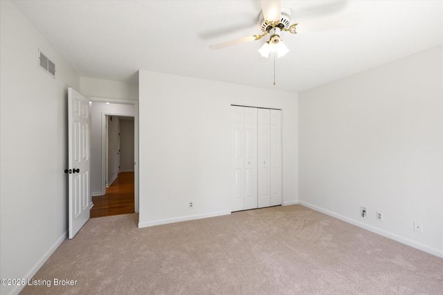 2628 Cedar Point Rd, La Grange, KY 40031