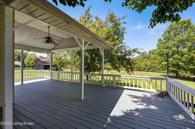2628 Cedar Point Rd, La Grange, KY 40031