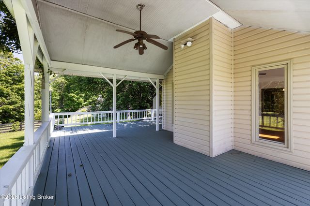 2628 Cedar Point Rd, La Grange, KY 40031