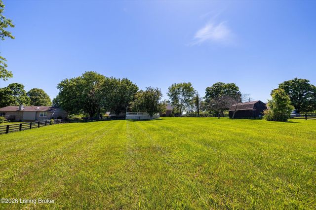 2628 Cedar Point Rd, La Grange, KY 40031