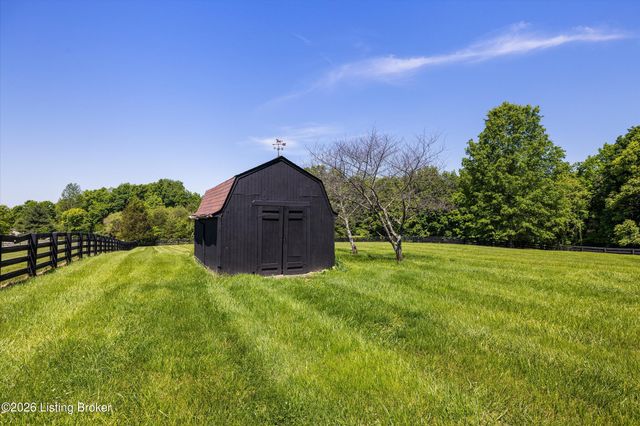 2628 Cedar Point Rd, La Grange, KY 40031