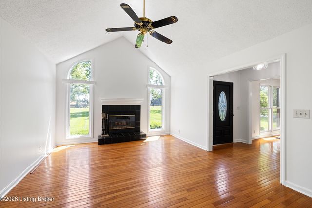 2628 Cedar Point Rd, La Grange, KY 40031