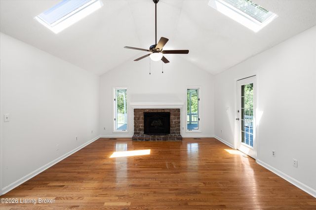 2628 Cedar Point Rd, La Grange, KY 40031